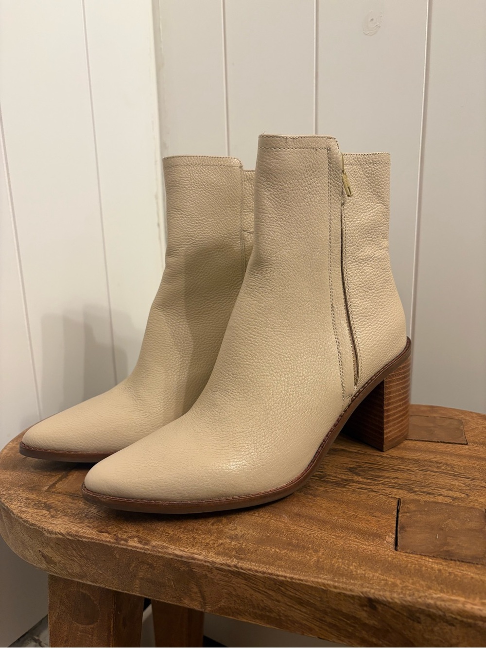 NEW Seychelles Boots Desirable Off White Leather Heeled Ankle Booties size 7